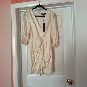 BCBGMAXAZIA Size 6 Off White Dress Never Been Worn